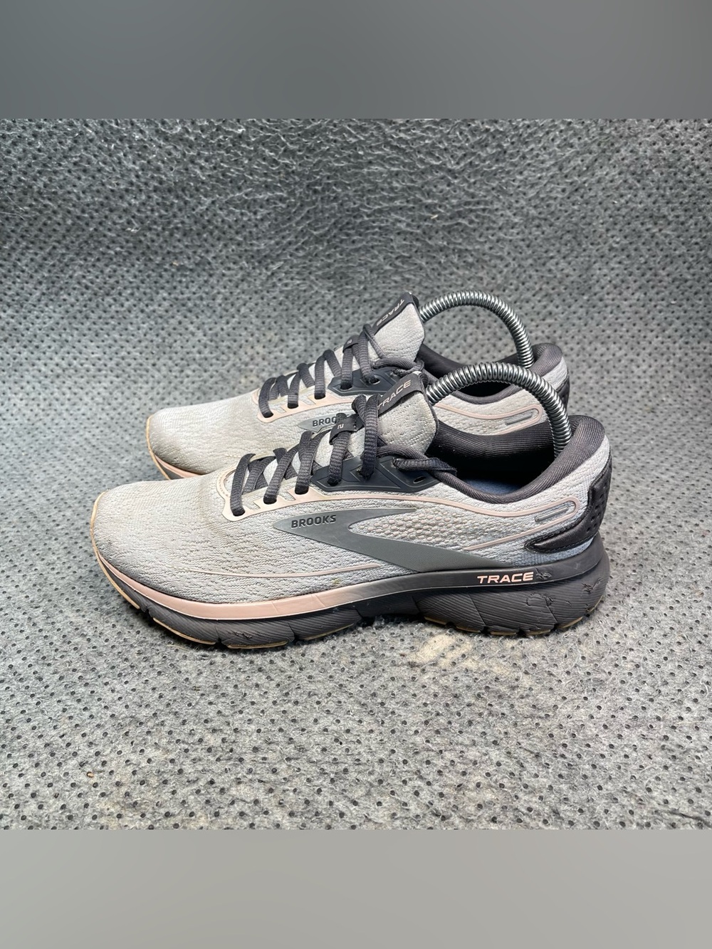 Brooks Trace 2 Grey Running Shoes Size 8 Women’s